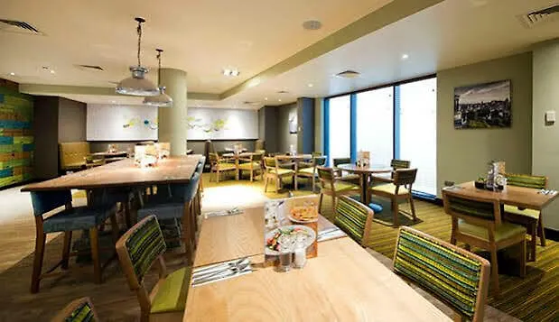 Premier Inn Edinburgh City Centre Royal Mile